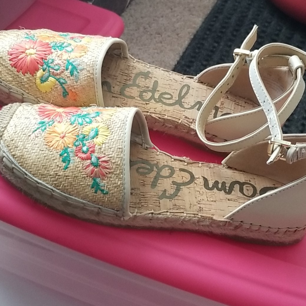 Super cute espadrilles
